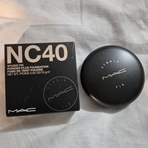 MAC Cosmetics Studio Fix Powder Plus Foundation - NC40 - Picture 2 of 4